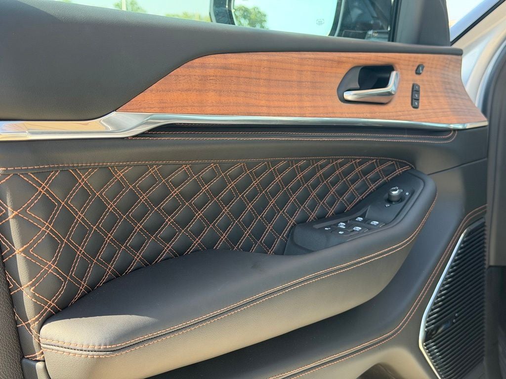 2026 Jeep Grand Cherokee Summit