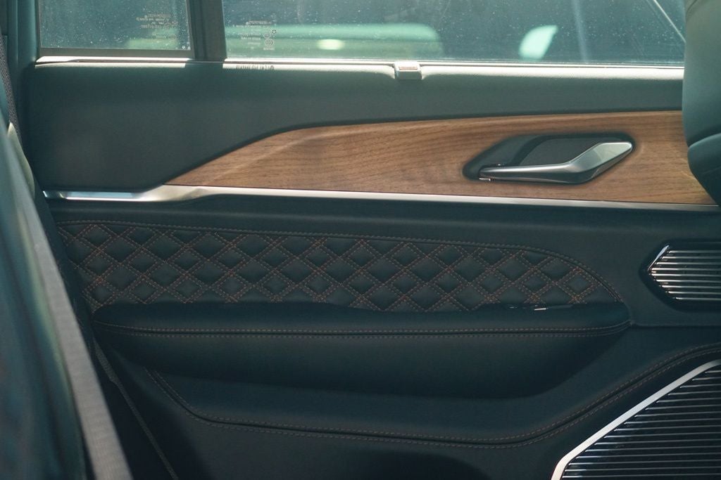 2026 Jeep Grand Cherokee Summit
