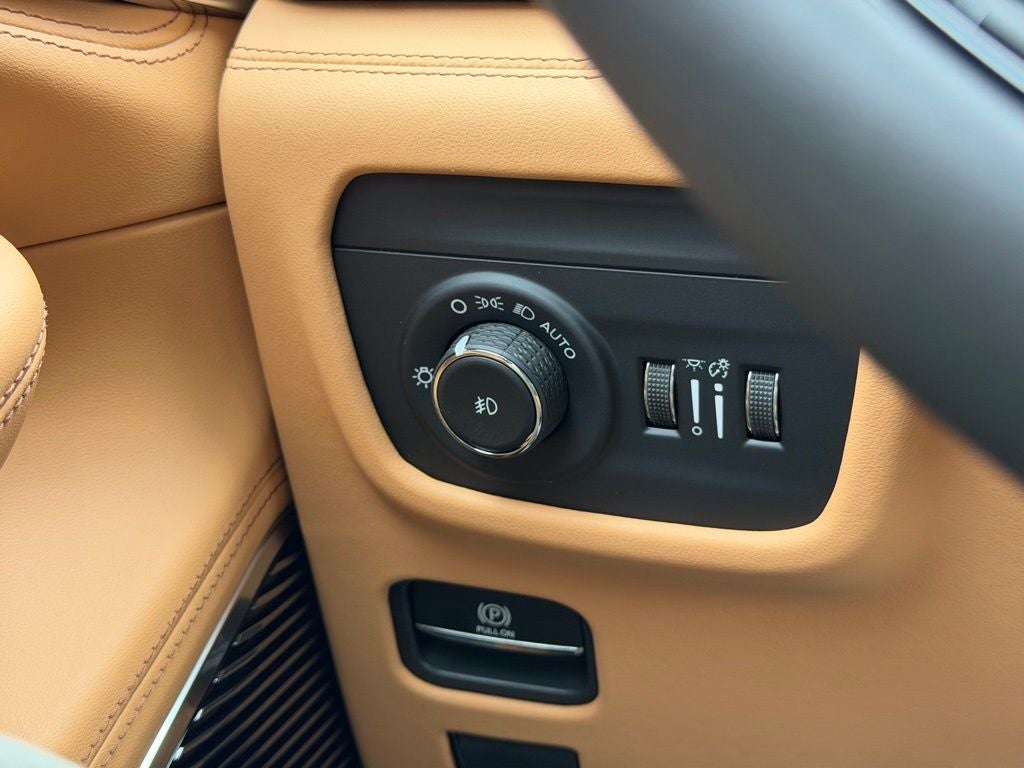 2026 Jeep Grand Cherokee Summit