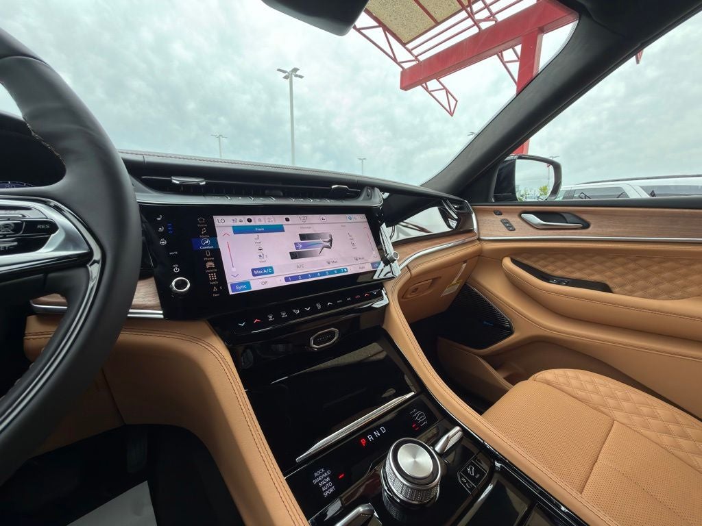 2026 Jeep Grand Cherokee Summit