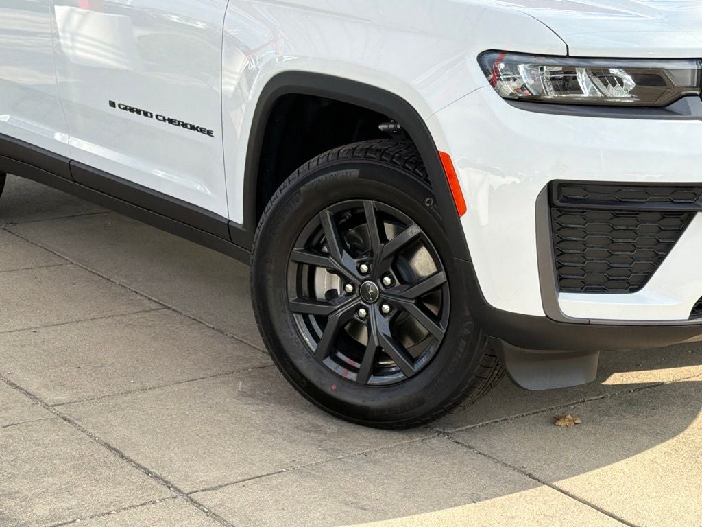 2027 Jeep Grand Cherokee L Laredo Altitude