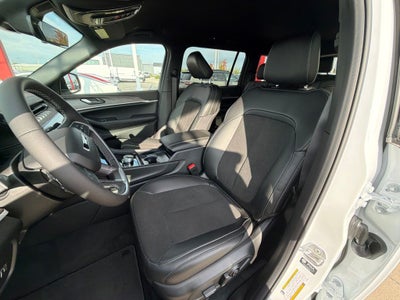 2027 Jeep Grand Cherokee L Laredo Altitude