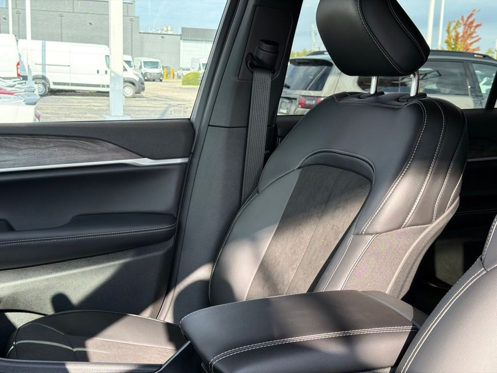 2027 Jeep Grand Cherokee L Laredo Altitude