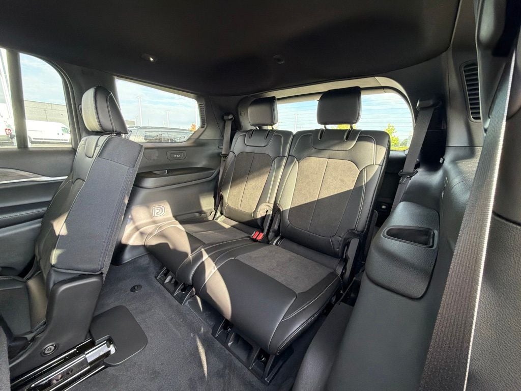 2027 Jeep Grand Cherokee L Laredo Altitude
