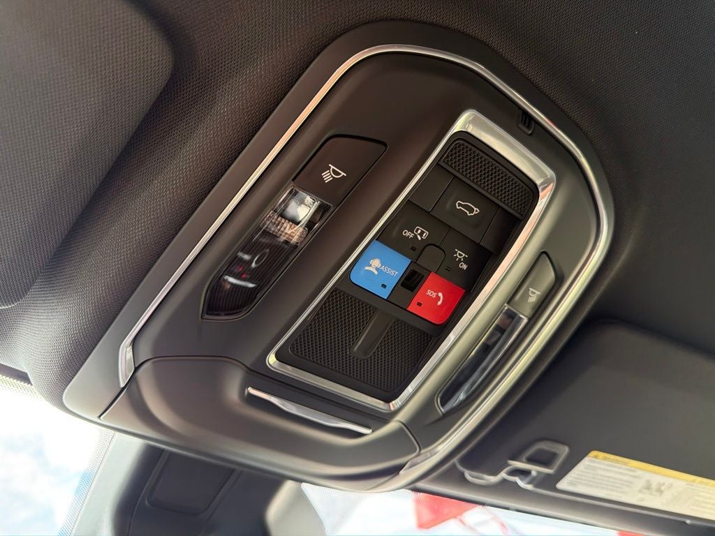 2027 Jeep Grand Cherokee L Laredo Altitude