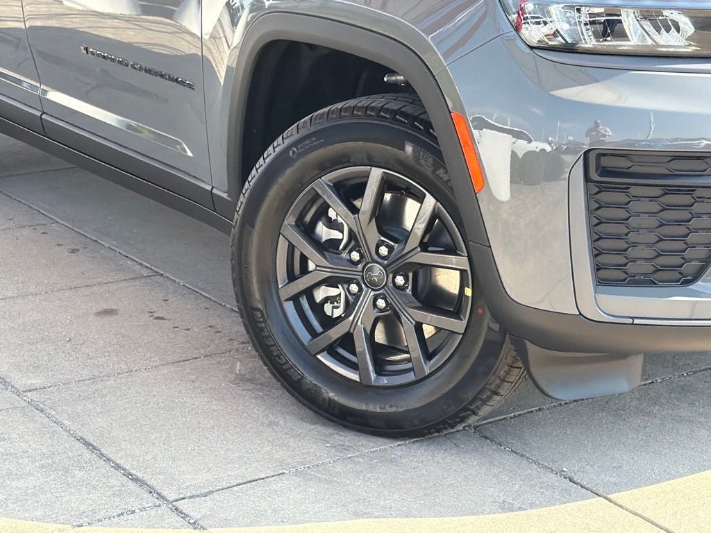 2027 Jeep Grand Cherokee L Laredo Altitude