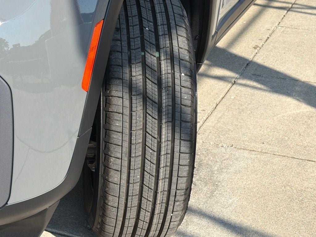 2027 Jeep Grand Cherokee L Laredo Altitude