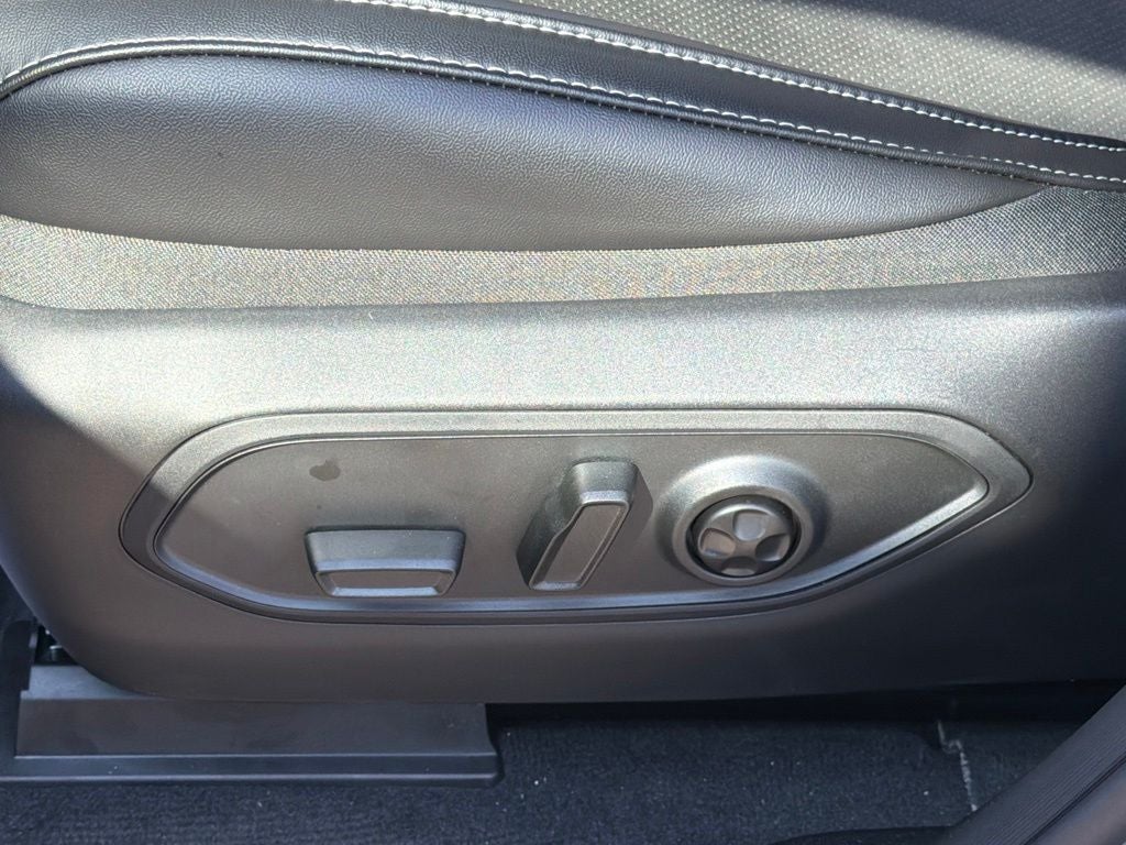 2027 Jeep Grand Cherokee L Laredo Altitude
