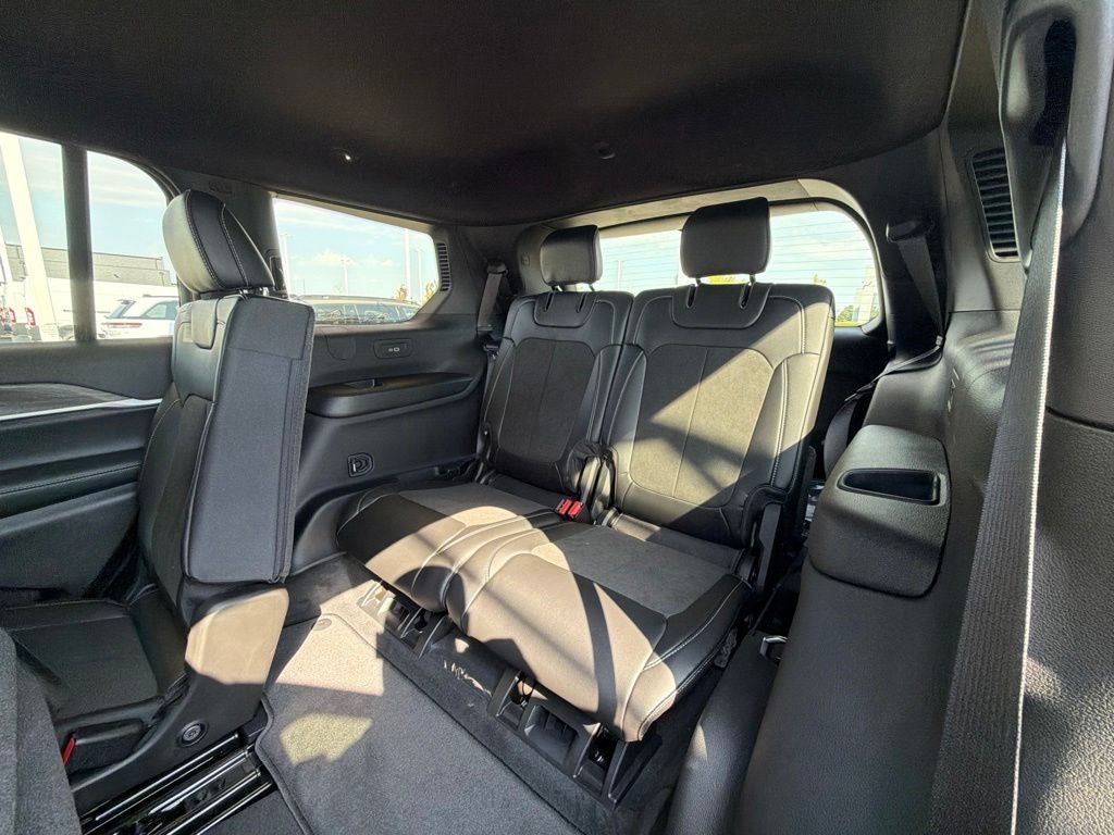 2027 Jeep Grand Cherokee L Laredo Altitude