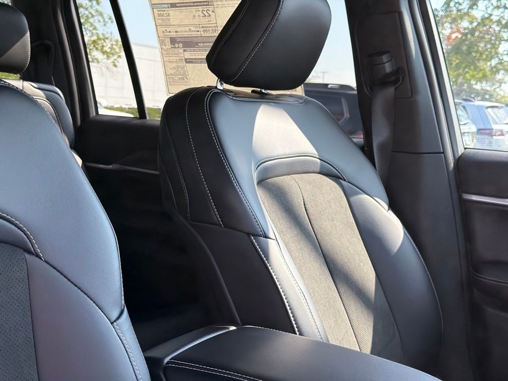 2027 Jeep Grand Cherokee L Laredo Altitude