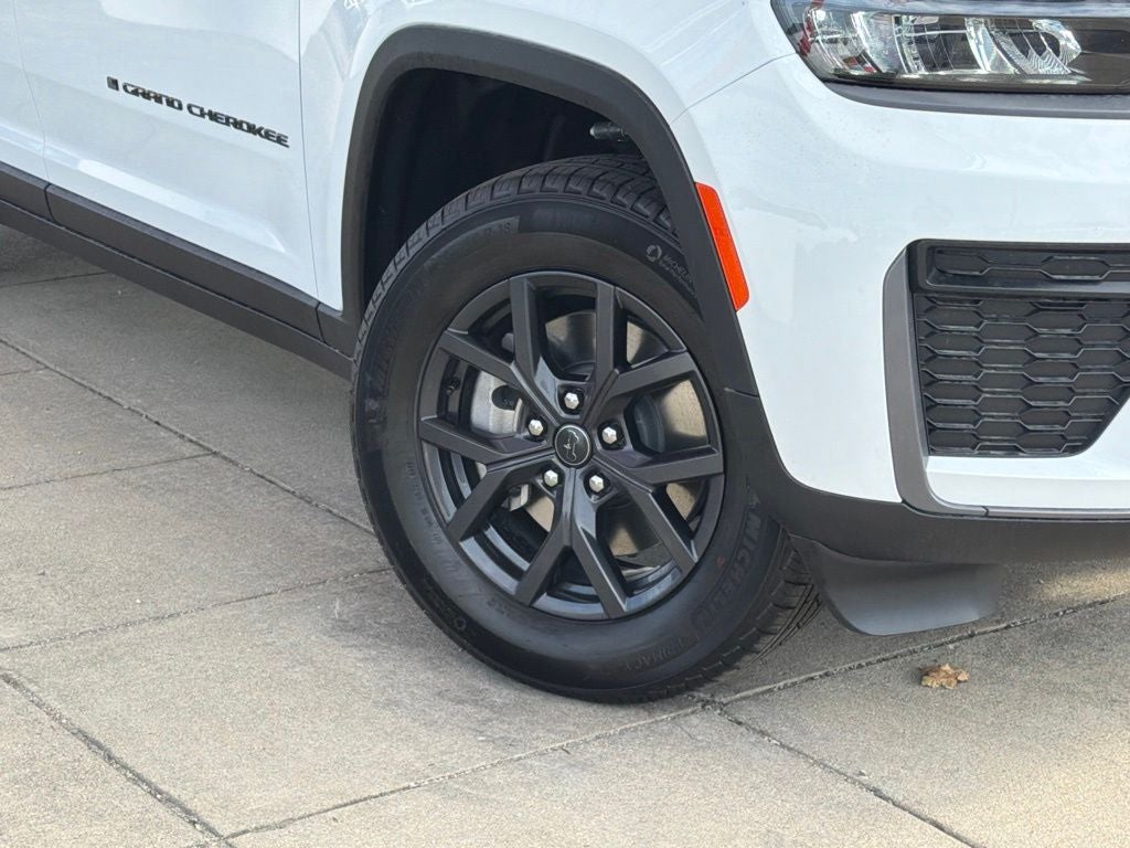 2027 Jeep Grand Cherokee L Laredo Altitude