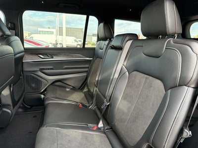 2027 Jeep Grand Cherokee L Laredo Altitude