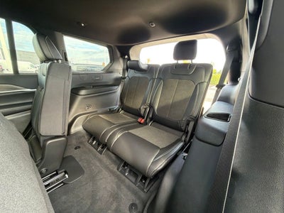 2027 Jeep Grand Cherokee L Laredo Altitude