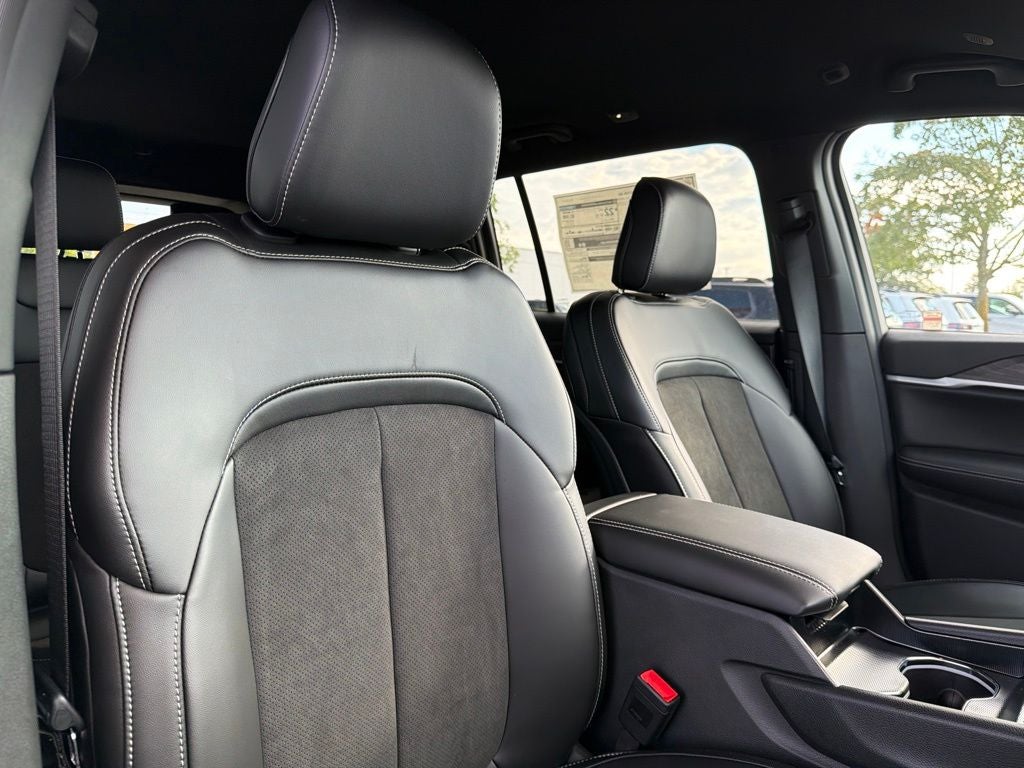 2027 Jeep Grand Cherokee L Laredo Altitude