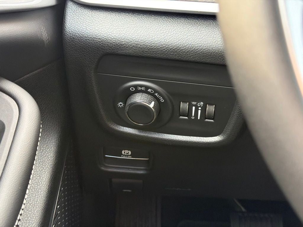 2027 Jeep Grand Cherokee L Laredo Altitude