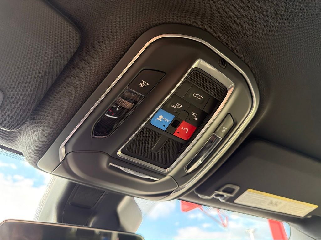 2027 Jeep Grand Cherokee L Laredo Altitude