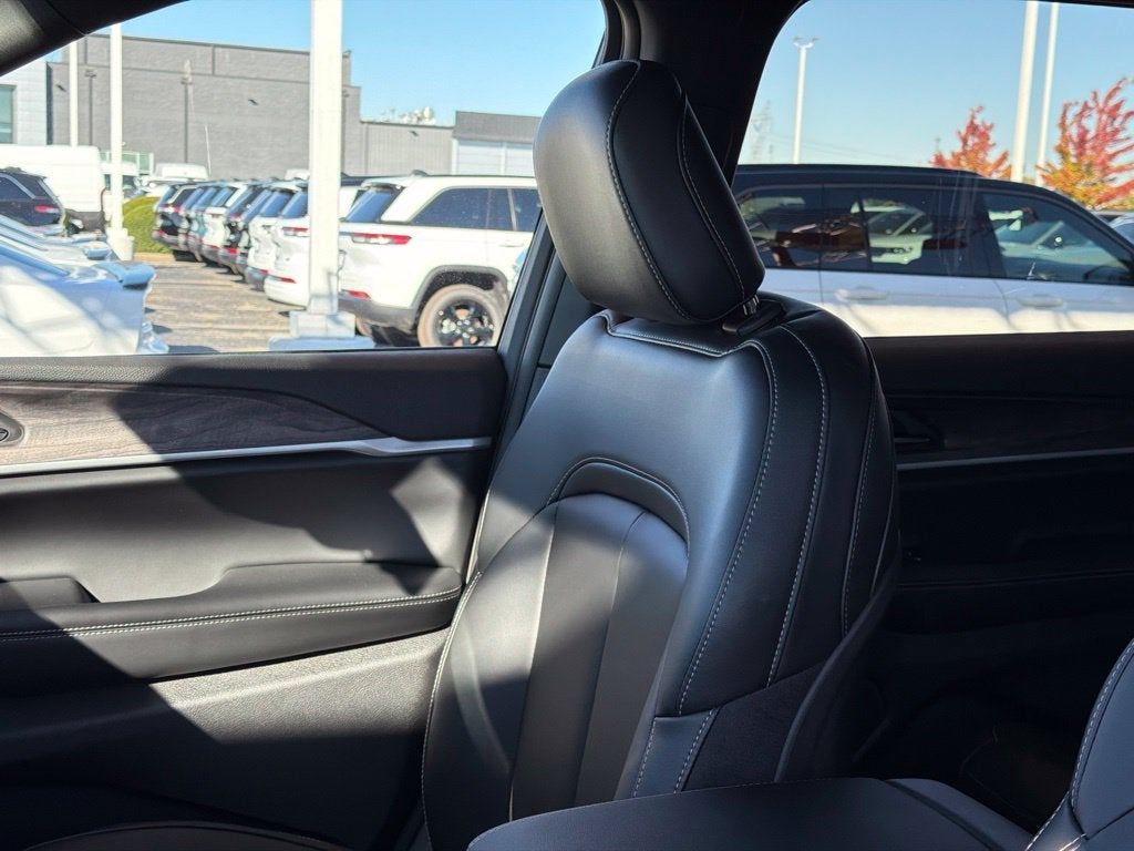 2027 Jeep Grand Cherokee L Limited