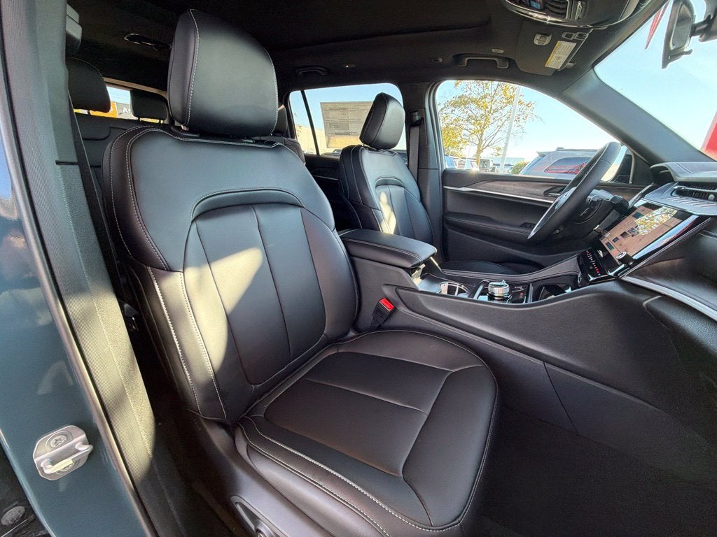 2027 Jeep Grand Cherokee L Limited
