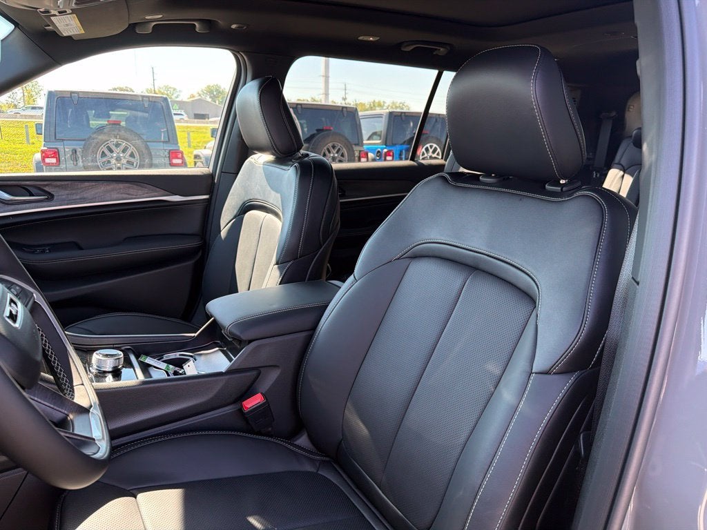 2027 Jeep Grand Cherokee L Limited Reserve