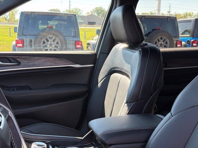 2027 Jeep Grand Cherokee L Limited Reserve