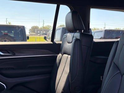 2027 Jeep Grand Cherokee L Limited Reserve