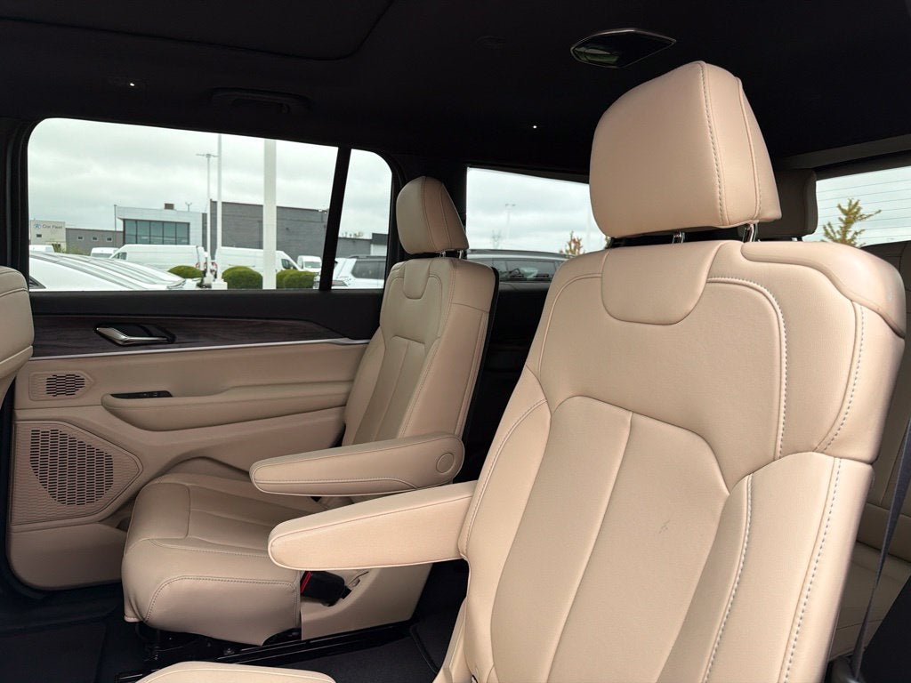 2027 Jeep Grand Cherokee L Limited