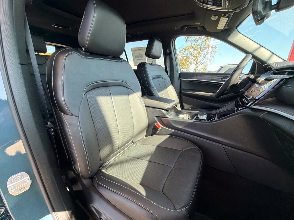 2027 Jeep Grand Cherokee L Limited
