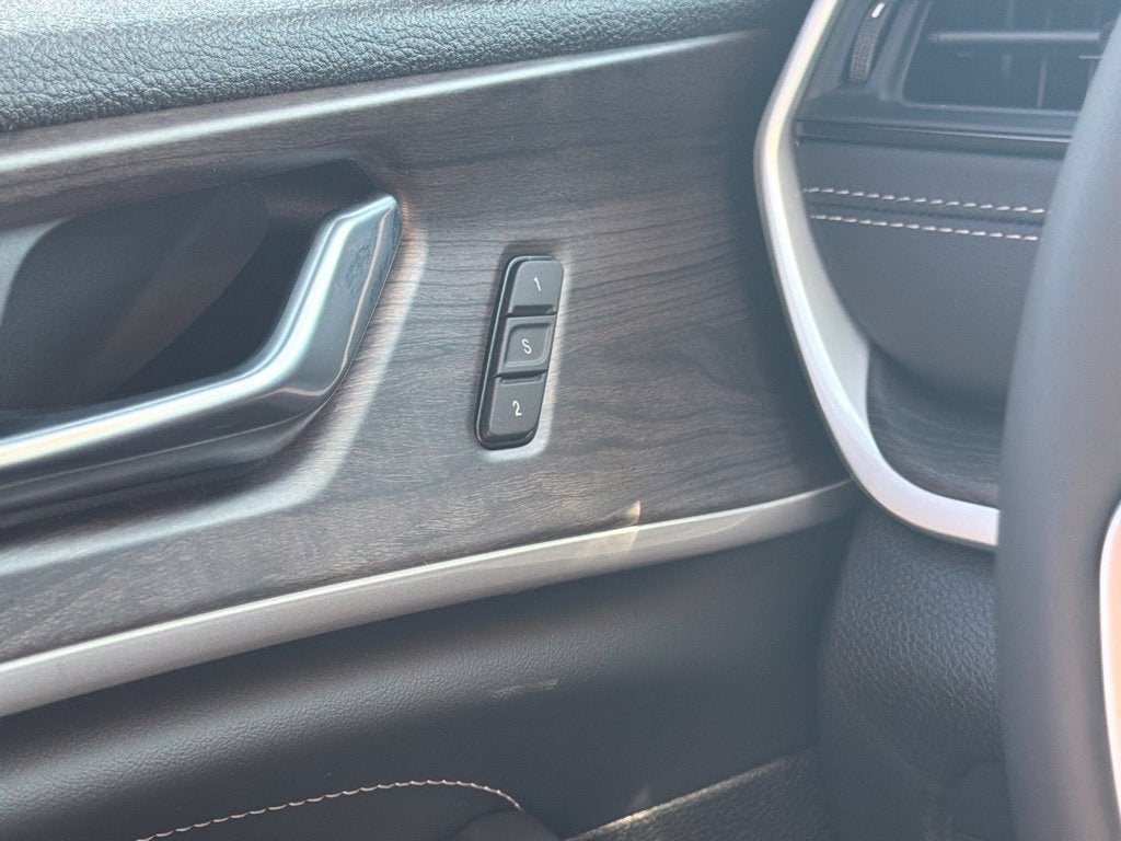 2027 Jeep Grand Cherokee L Limited