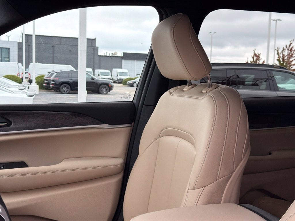 2027 Jeep Grand Cherokee L Limited