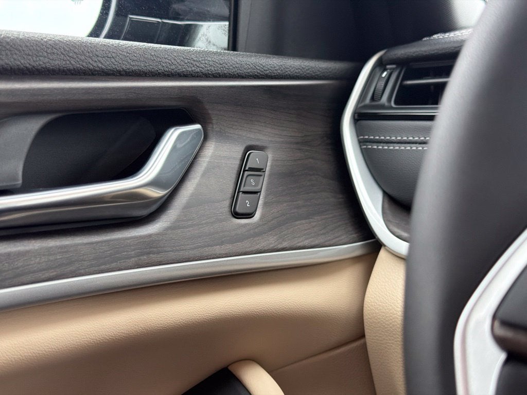2027 Jeep Grand Cherokee L Limited