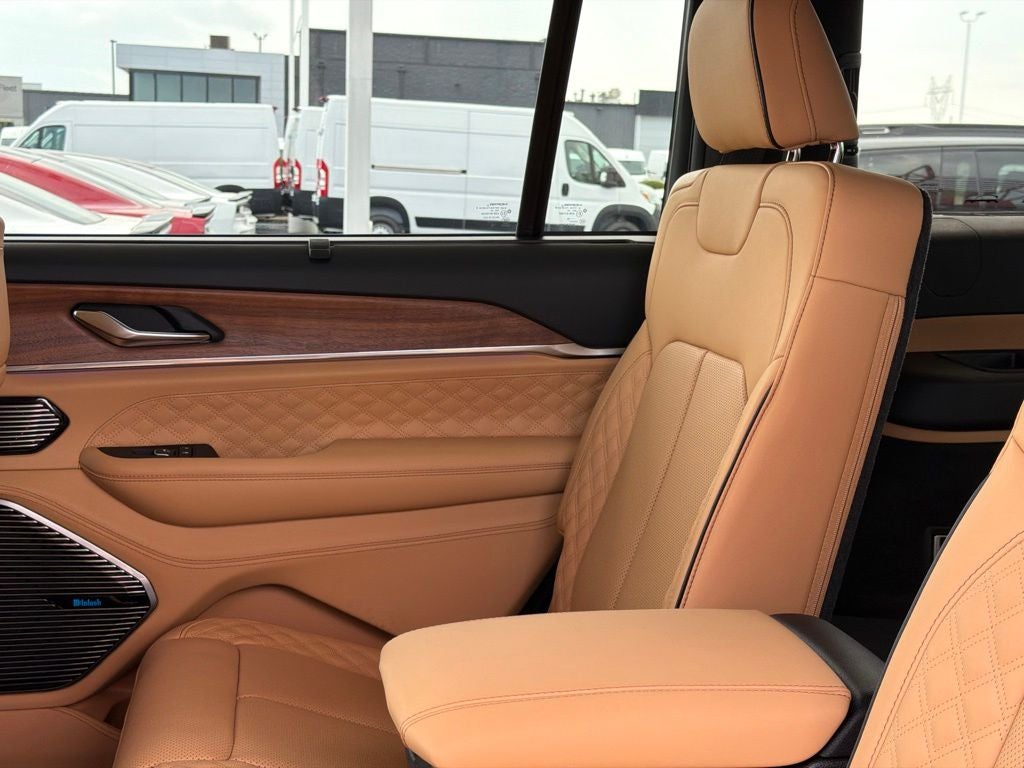 2027 Jeep Grand Cherokee L Summit