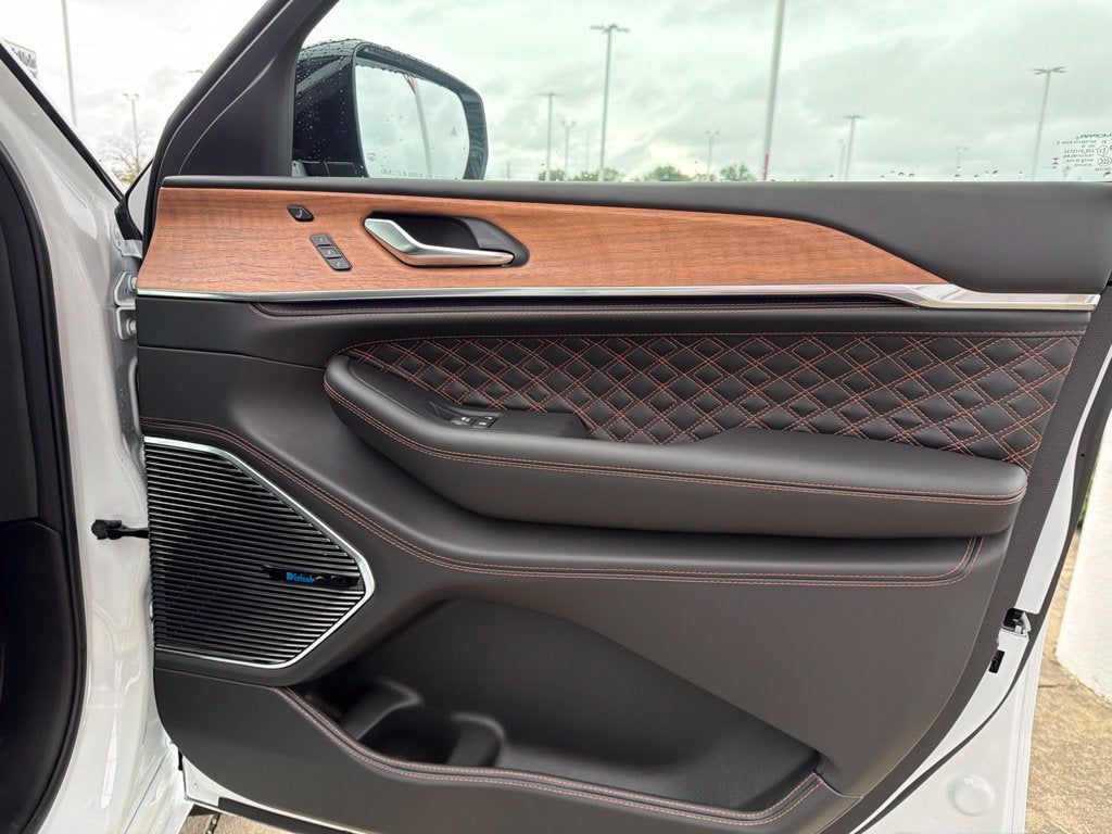 2027 Jeep Grand Cherokee L Summit