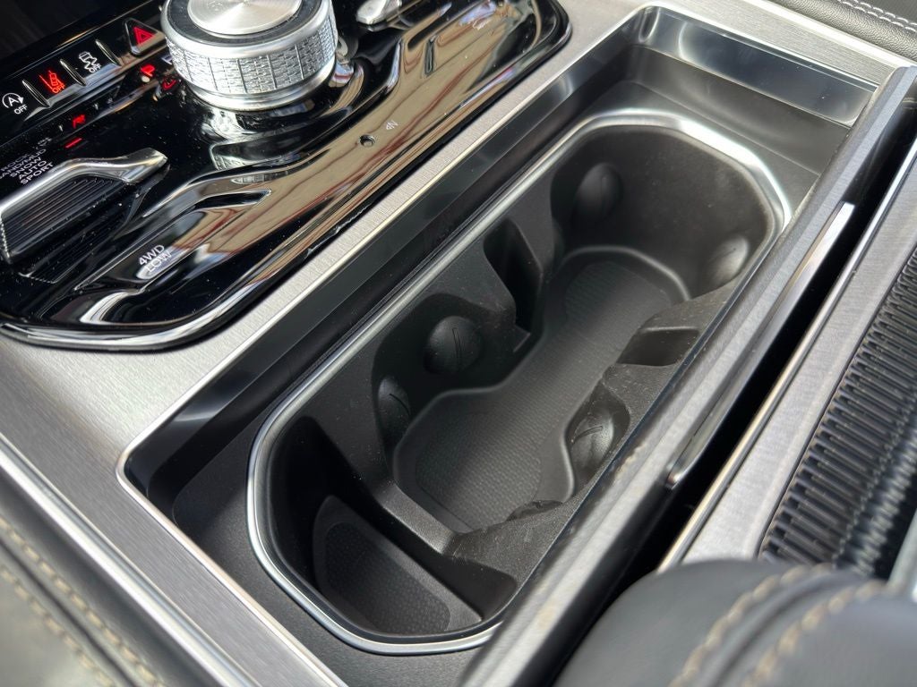 2026 Jeep Grand Wagoneer Upland