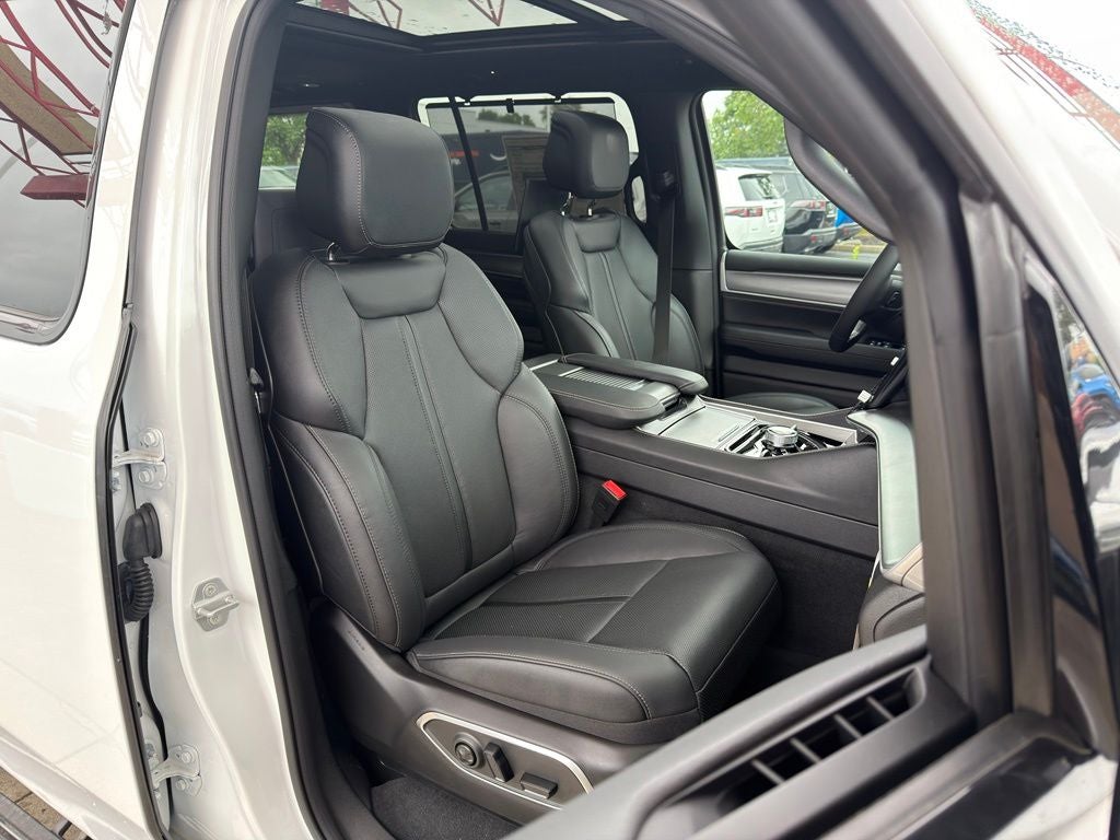 2026 Jeep Grand Wagoneer Limited Reserve