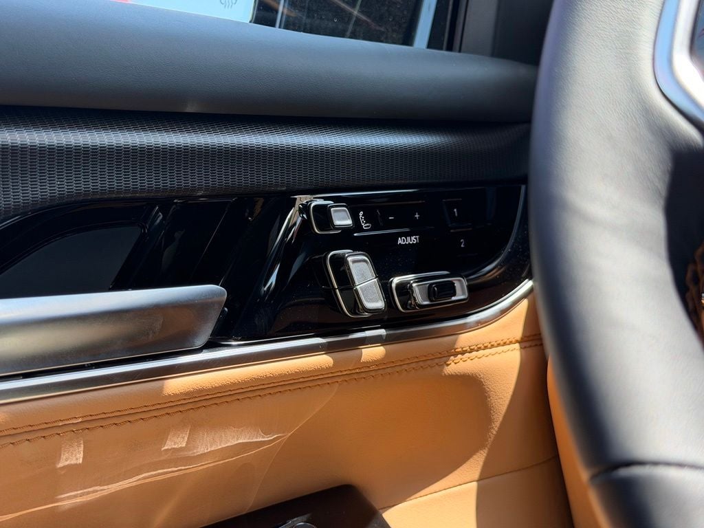 2026 Jeep Grand Wagoneer Summit Reserve