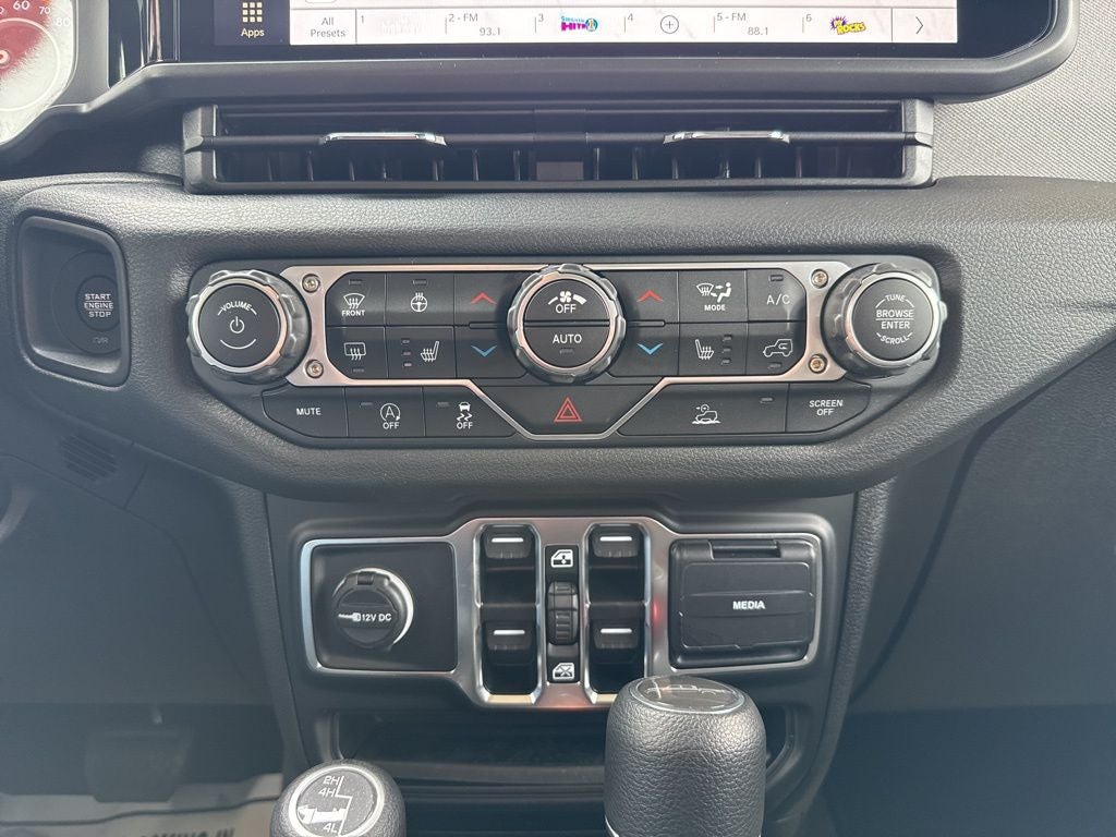 2025 Jeep Gladiator Sport S