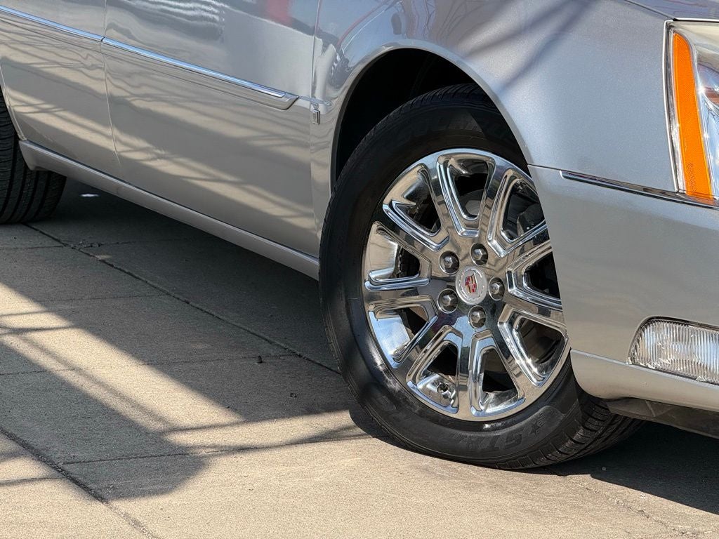 2009 Cadillac DTS Base