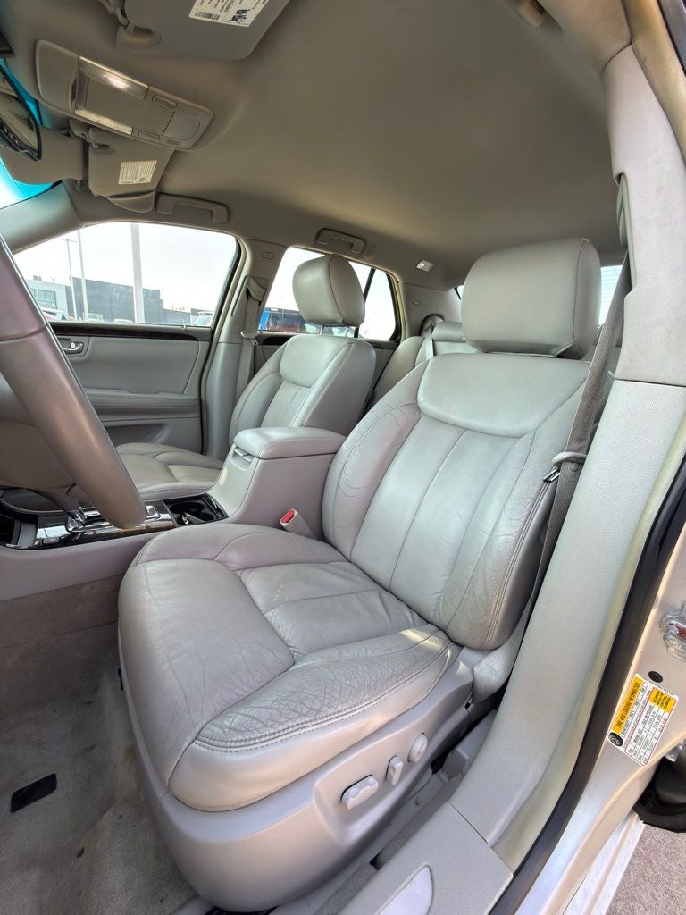 2009 Cadillac DTS Base