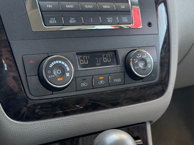 2009 Cadillac DTS Base