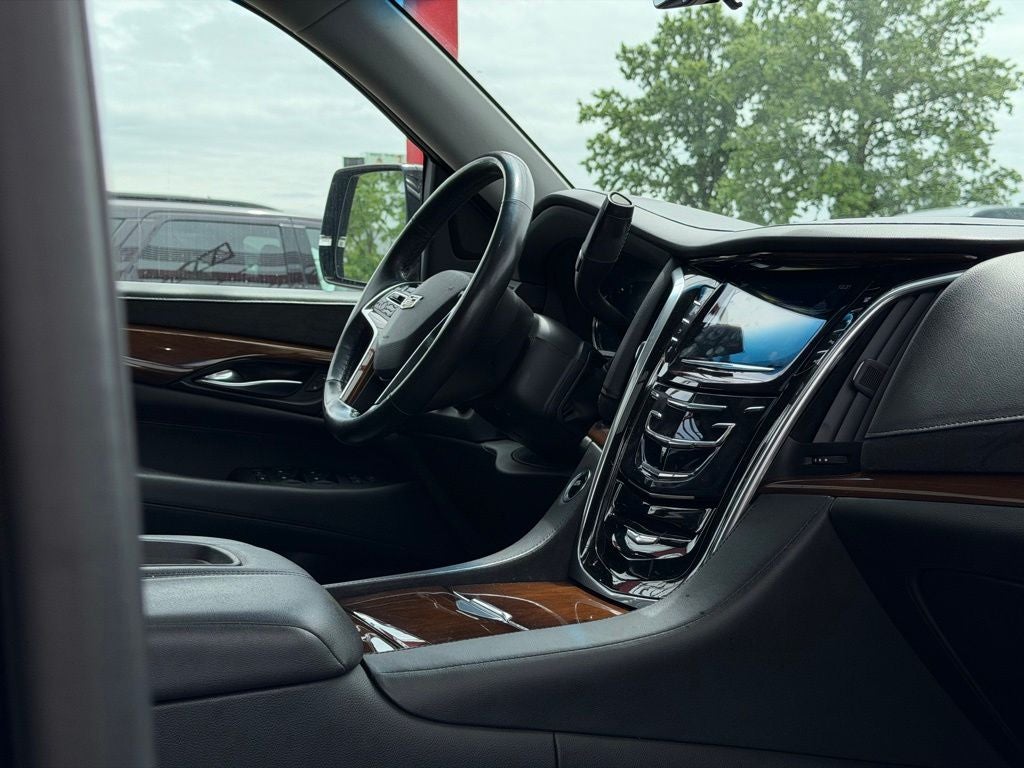 2020 Cadillac Escalade Luxury