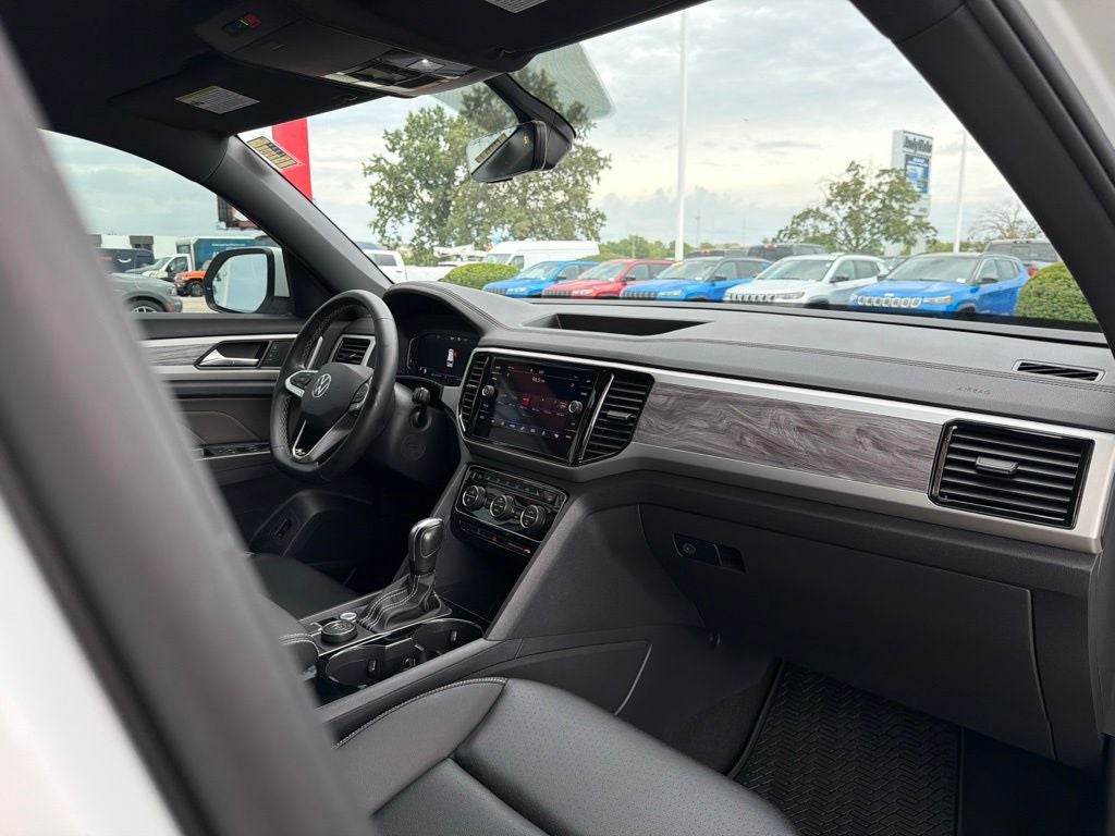 2023 Volkswagen Atlas Cross Sport 2.0T SE w/Technology