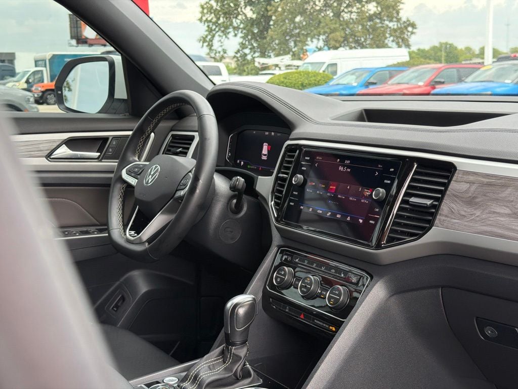 2023 Volkswagen Atlas Cross Sport 2.0T SE w/Technology