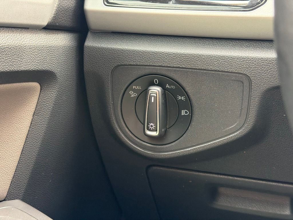 2023 Volkswagen Atlas Cross Sport 2.0T SE w/Technology