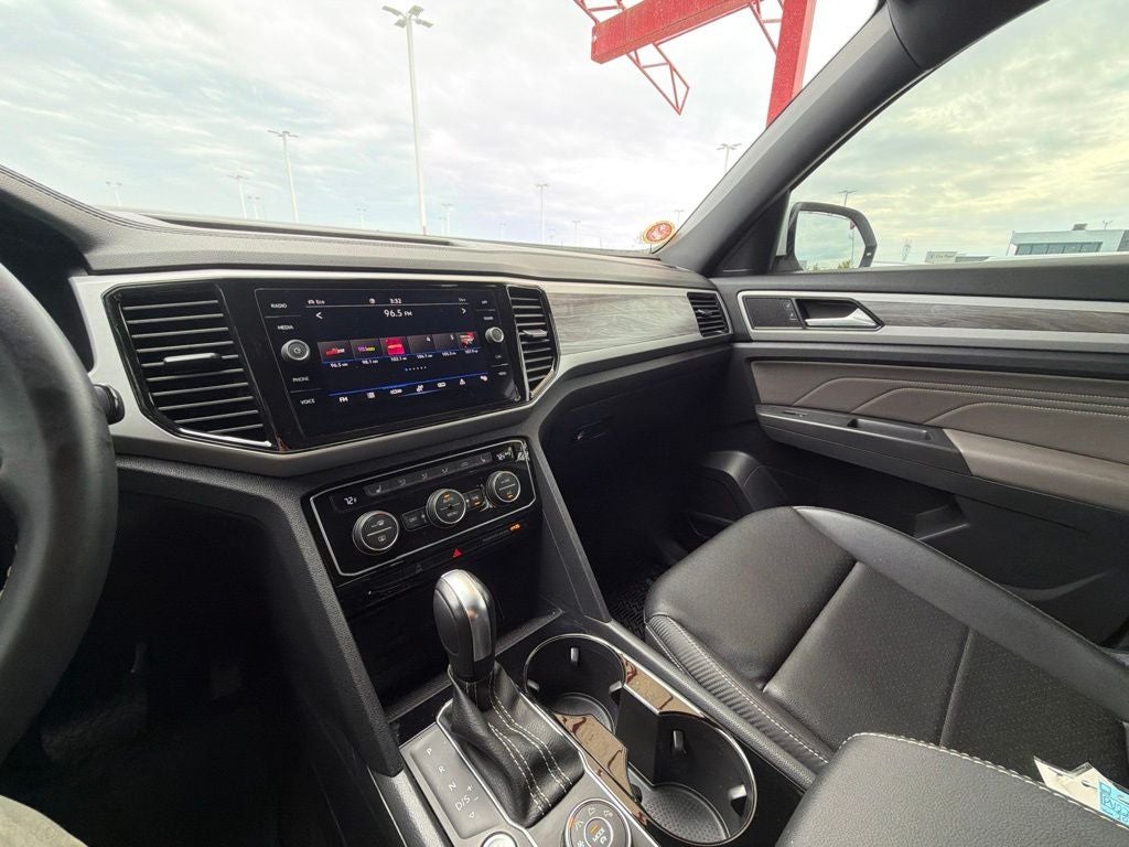 2023 Volkswagen Atlas Cross Sport 2.0T SE w/Technology
