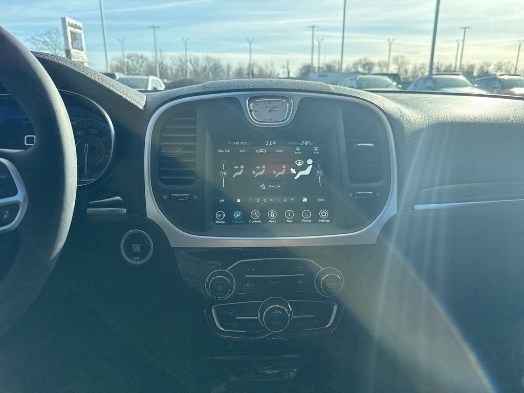 2023 Chrysler 300 Touring