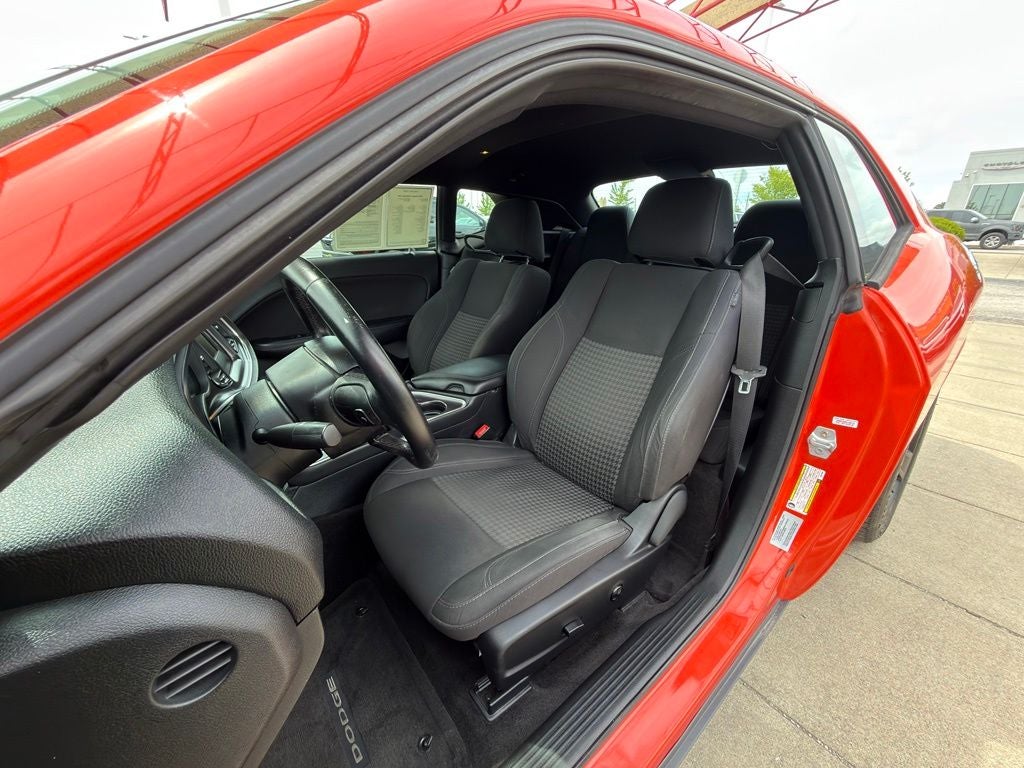 2016 Dodge Challenger SXT
