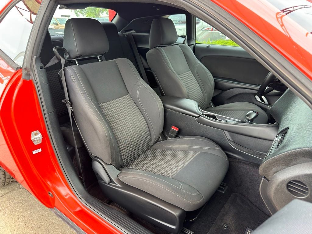 2016 Dodge Challenger SXT