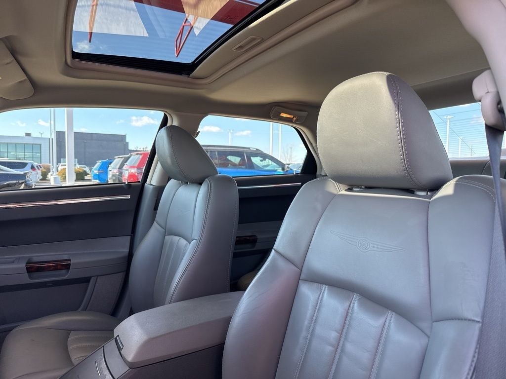 2005 Chrysler 300C Base