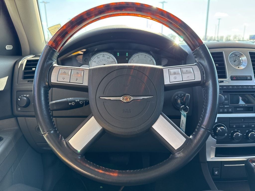 2005 Chrysler 300C Base