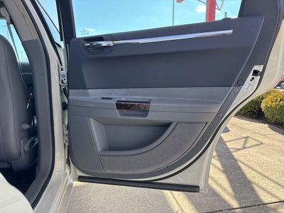 2005 Chrysler 300C Base